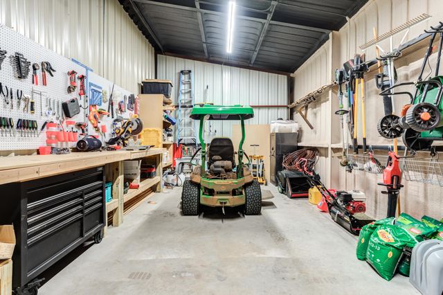 8216 E County Rd 6100, Idalou, TX 79329