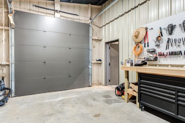 8216 E County Rd 6100, Idalou, TX 79329