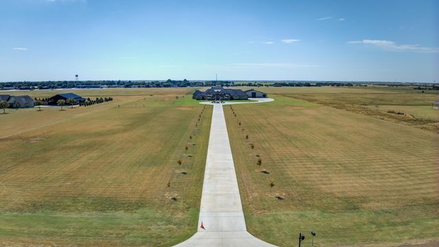 8216 E County Rd 6100, Idalou, TX 79329