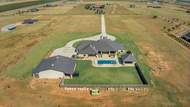 8216 E County Rd 6100, Idalou, TX 79329