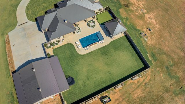 8216 E County Rd 6100, Idalou, TX 79329