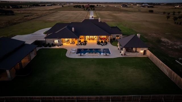 8216 E County Rd 6100, Idalou, TX 79329