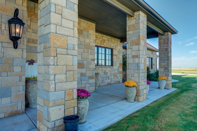 8216 E County Rd 6100, Idalou, TX 79329