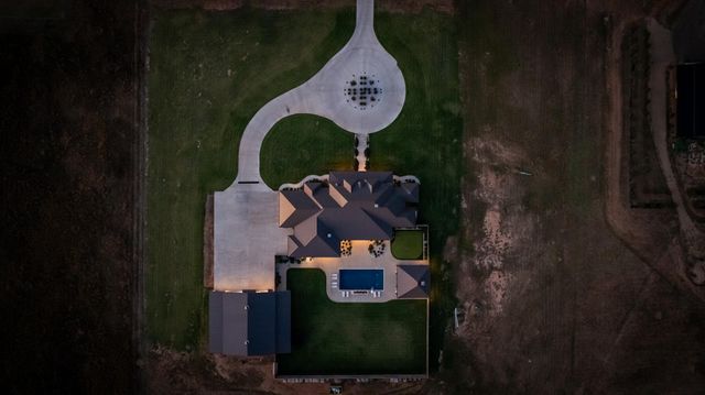 8216 E County Rd 6100, Idalou, TX 79329