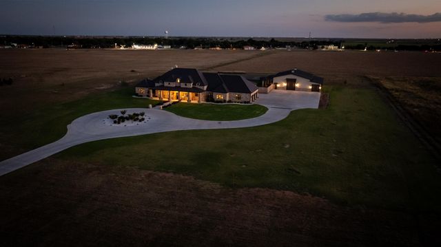 8216 E County Rd 6100, Idalou, TX 79329