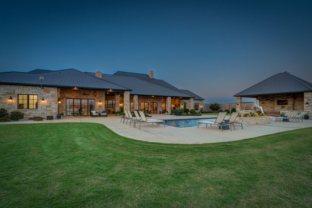 8216 E County Rd 6100, Idalou, TX 79329