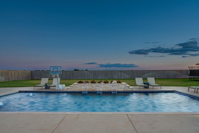 8216 E County Rd 6100, Idalou, TX 79329