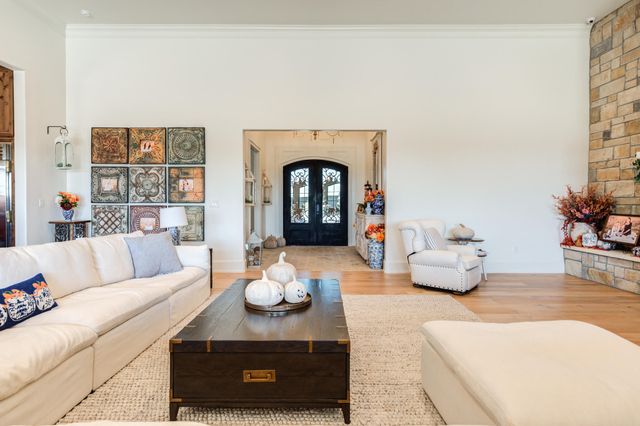 8216 E County Rd 6100, Idalou, TX 79329