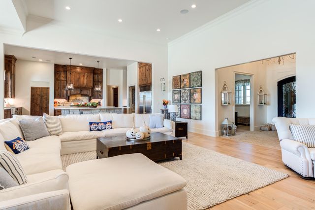 8216 E County Rd 6100, Idalou, TX 79329