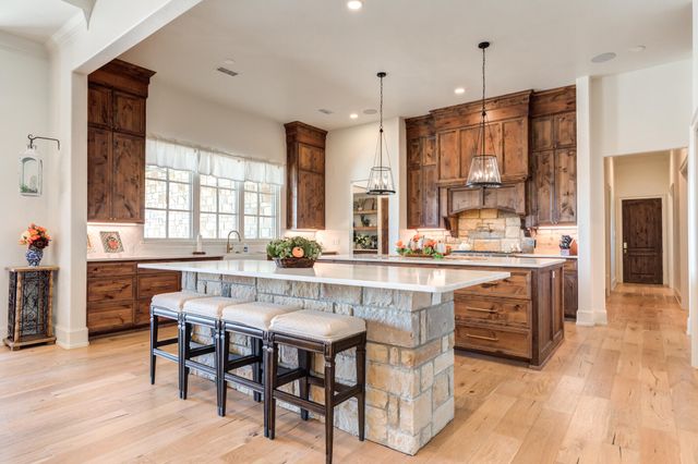 8216 E County Rd 6100, Idalou, TX 79329