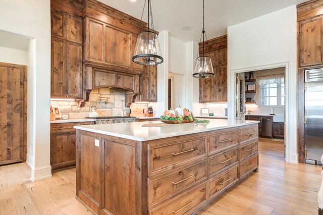 8216 E County Rd 6100, Idalou, TX 79329