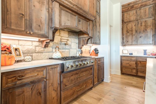 8216 E County Rd 6100, Idalou, TX 79329