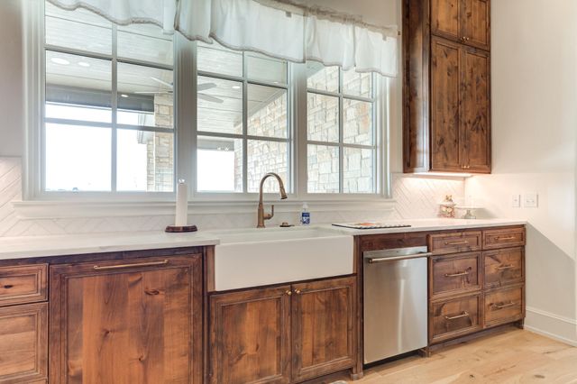 8216 E County Rd 6100, Idalou, TX 79329