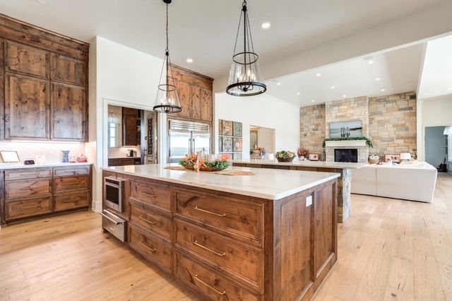 8216 E County Rd 6100, Idalou, TX 79329