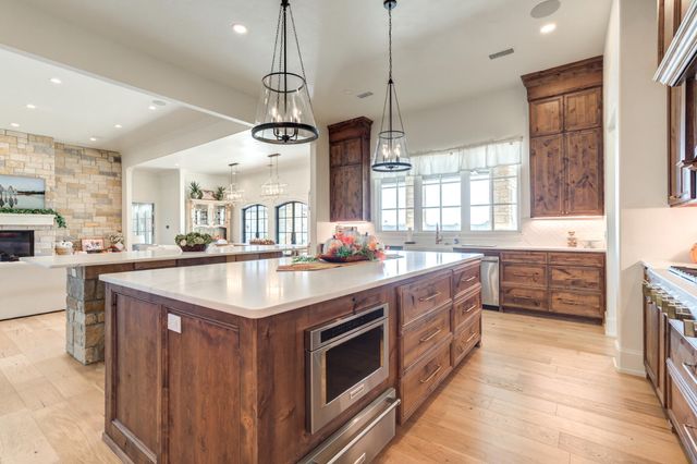 8216 E County Rd 6100, Idalou, TX 79329