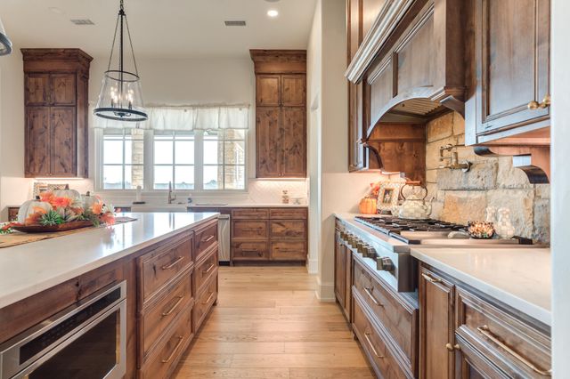 8216 E County Rd 6100, Idalou, TX 79329