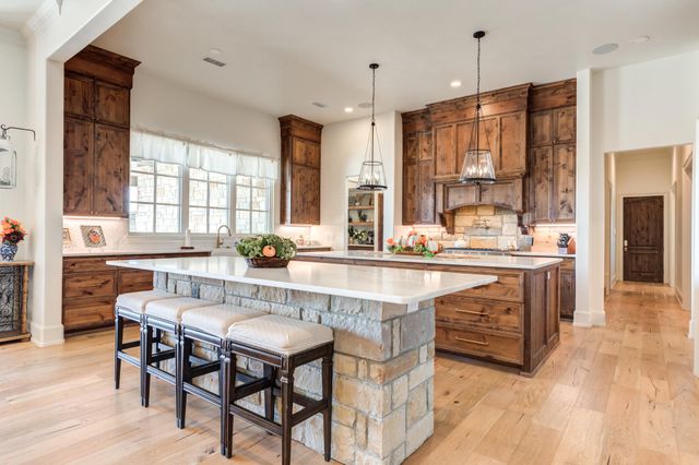 8216 E County Rd 6100, Idalou, TX 79329