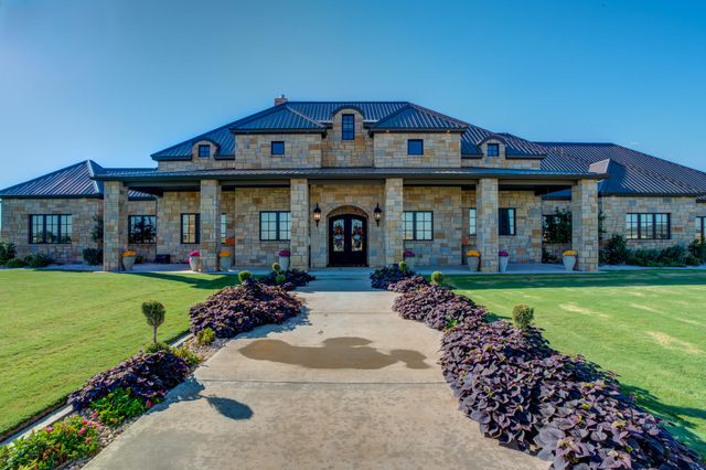 8216 E County Rd 6100, Idalou, TX 79329