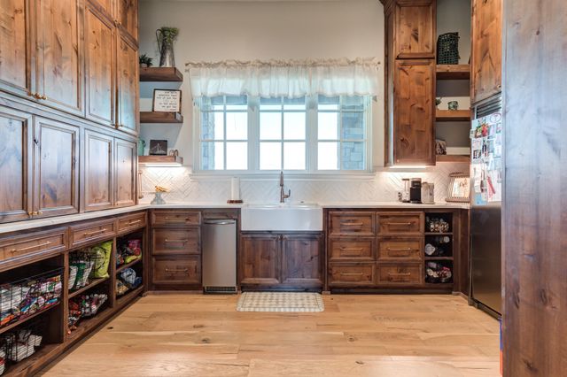 8216 E County Rd 6100, Idalou, TX 79329