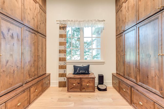 8216 E County Rd 6100, Idalou, TX 79329