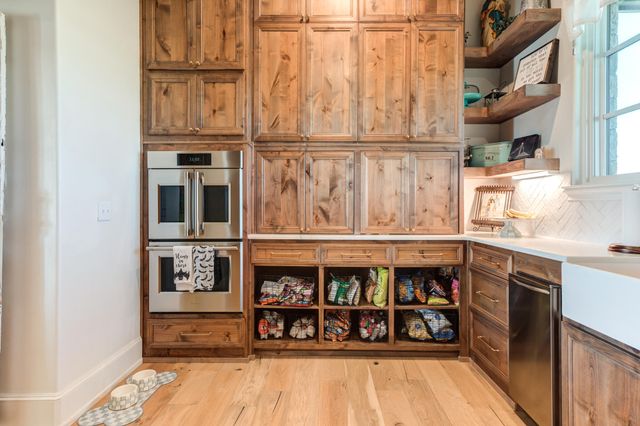 8216 E County Rd 6100, Idalou, TX 79329