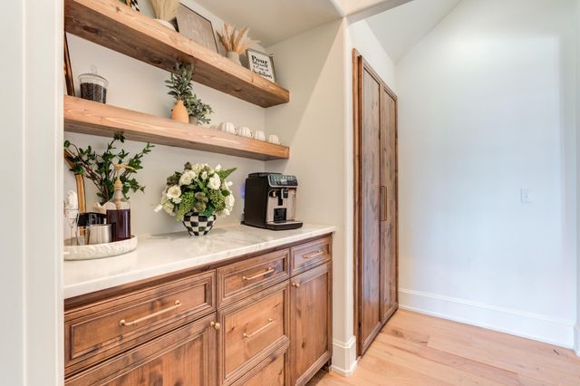 8216 E County Rd 6100, Idalou, TX 79329