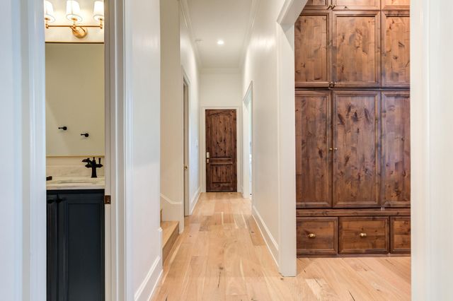 8216 E County Rd 6100, Idalou, TX 79329