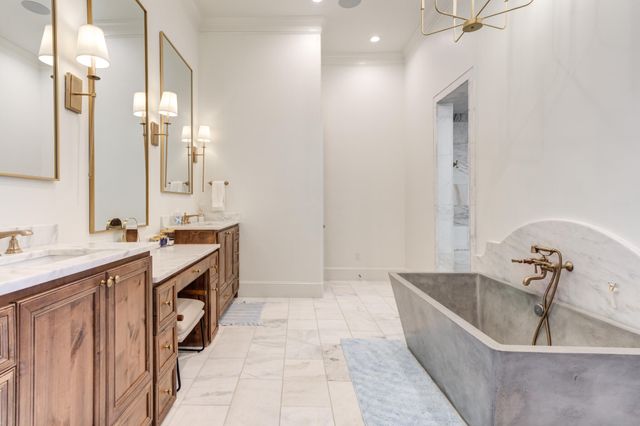 8216 E County Rd 6100, Idalou, TX 79329