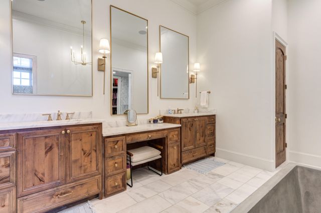 8216 E County Rd 6100, Idalou, TX 79329