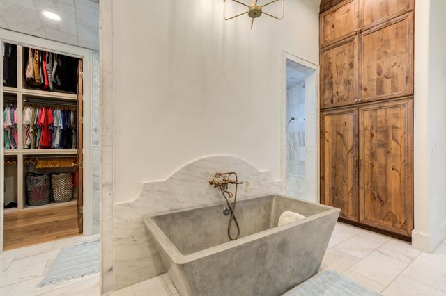 8216 E County Rd 6100, Idalou, TX 79329