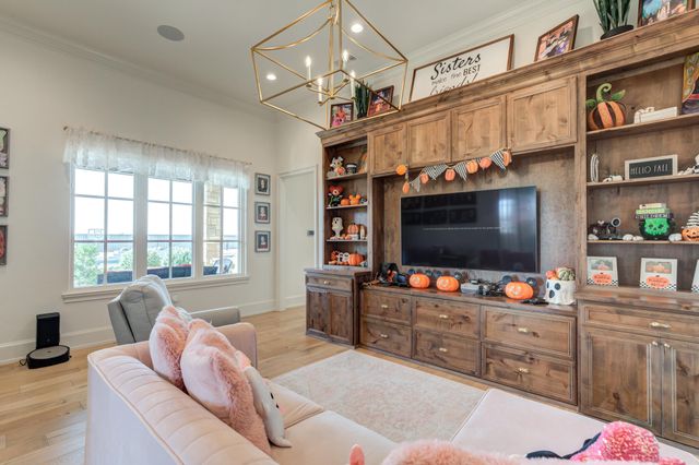 8216 E County Rd 6100, Idalou, TX 79329