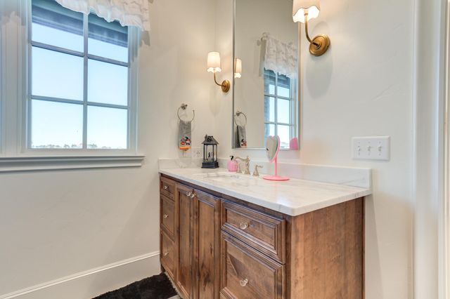 8216 E County Rd 6100, Idalou, TX 79329