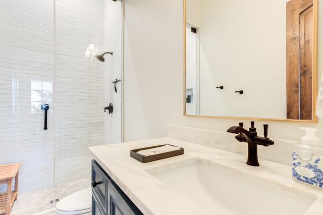 8216 E County Rd 6100, Idalou, TX 79329