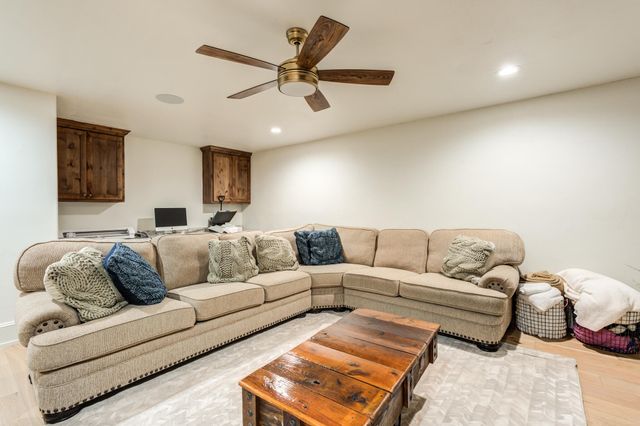 8216 E County Rd 6100, Idalou, TX 79329