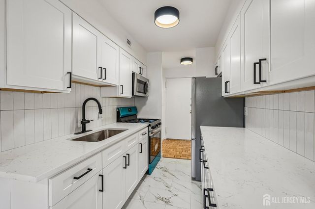123 S Adelaide Avenue 3J, Highland Park, NJ 08904