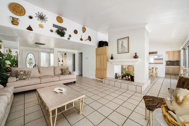 5165 E Lakeside Drive, Palm Springs, CA 92264