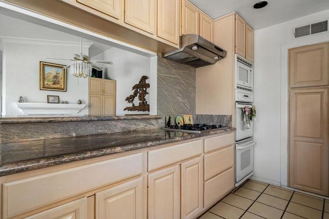 5165 E Lakeside Drive, Palm Springs, CA 92264