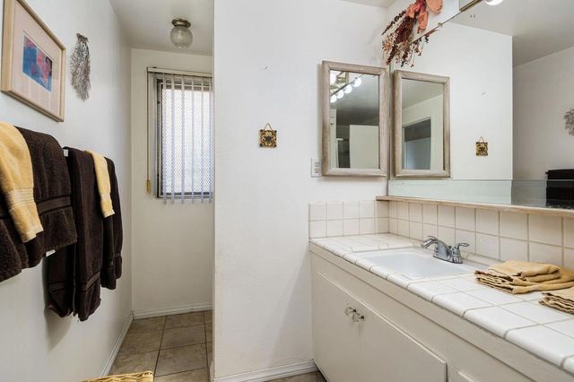 5165 E Lakeside Drive, Palm Springs, CA 92264