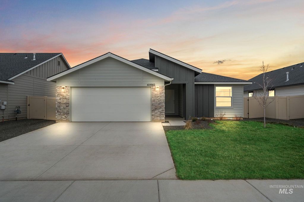 4890 N Elmstone Ave, Meridian, ID 83646