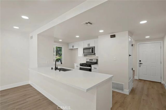 2192 Adrienne, Corona, CA 92882