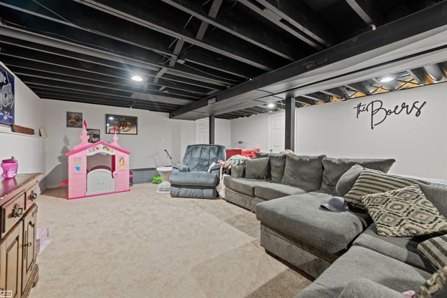 53361 Ruann Drive, Shelby Twp, MI 48316