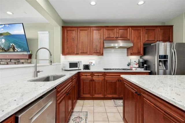 2381 Douglaston Glen, Escondido, CA 92026