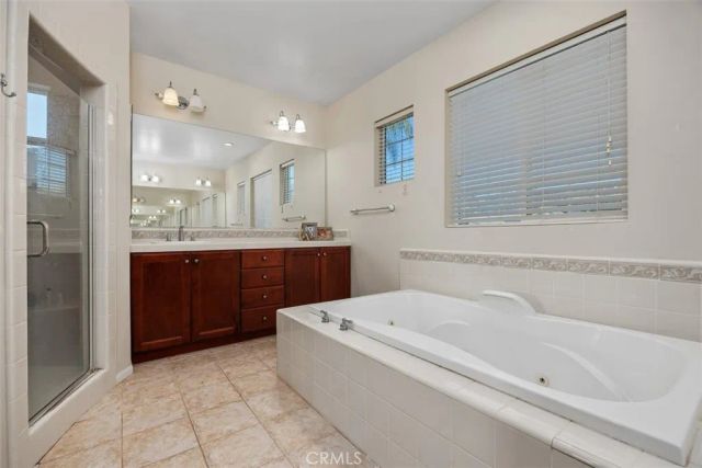 2381 Douglaston Glen, Escondido, CA 92026