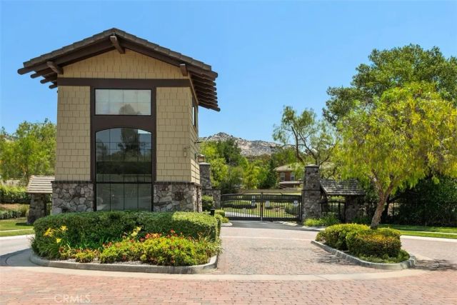 2381 Douglaston Glen, Escondido, CA 92026