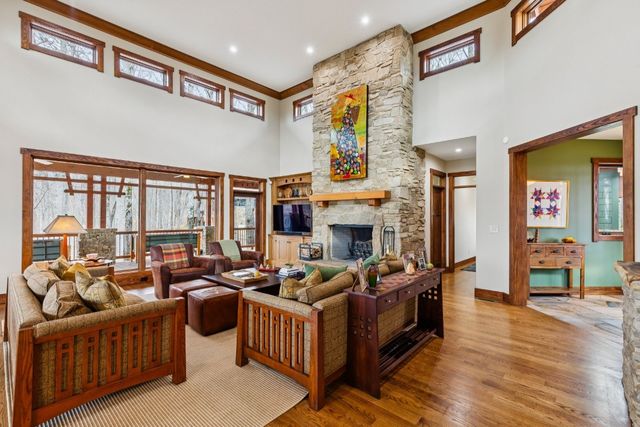 394 Myers Point Rd, Sewanee, TN 37375