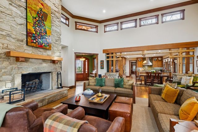 394 Myers Point Rd, Sewanee, TN 37375