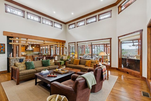 394 Myers Point Rd, Sewanee, TN 37375