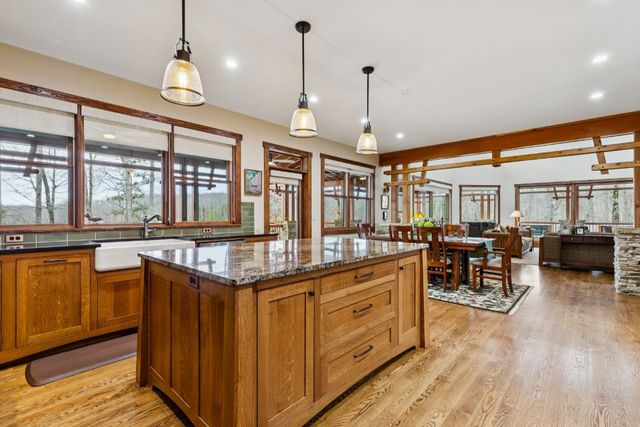 394 Myers Point Rd, Sewanee, TN 37375