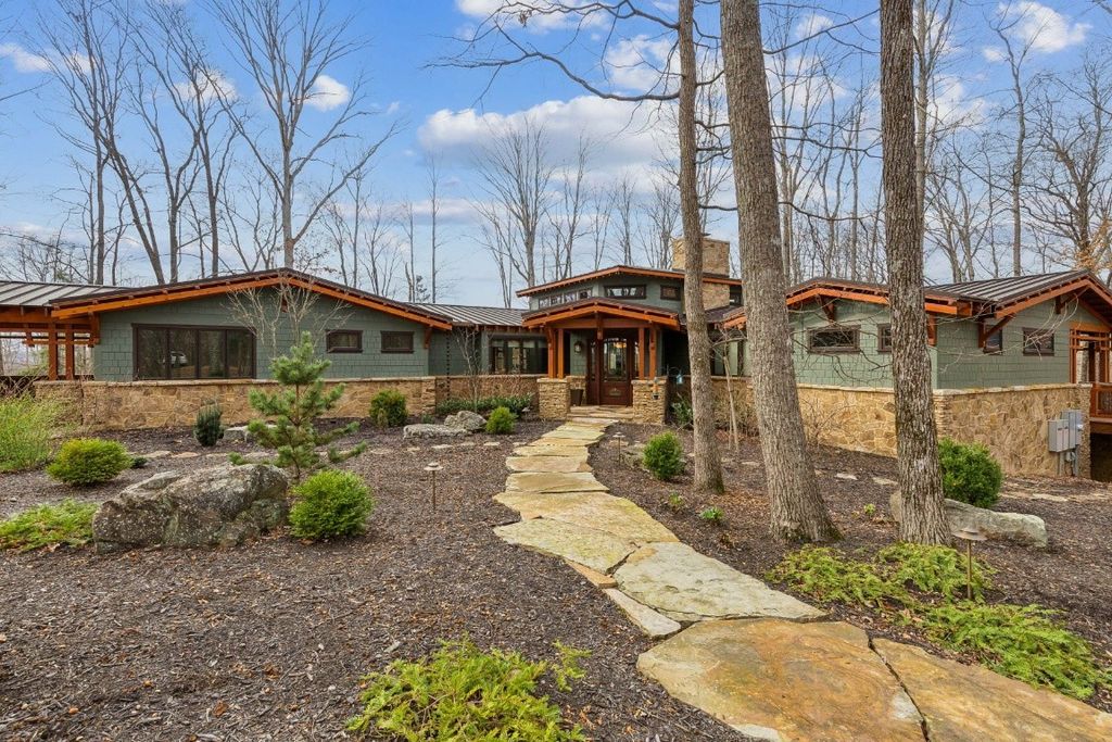 394 Myers Point Rd, Sewanee, TN 37375