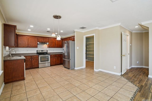 10222 Lion Hunt, San Antonio, TX 78251